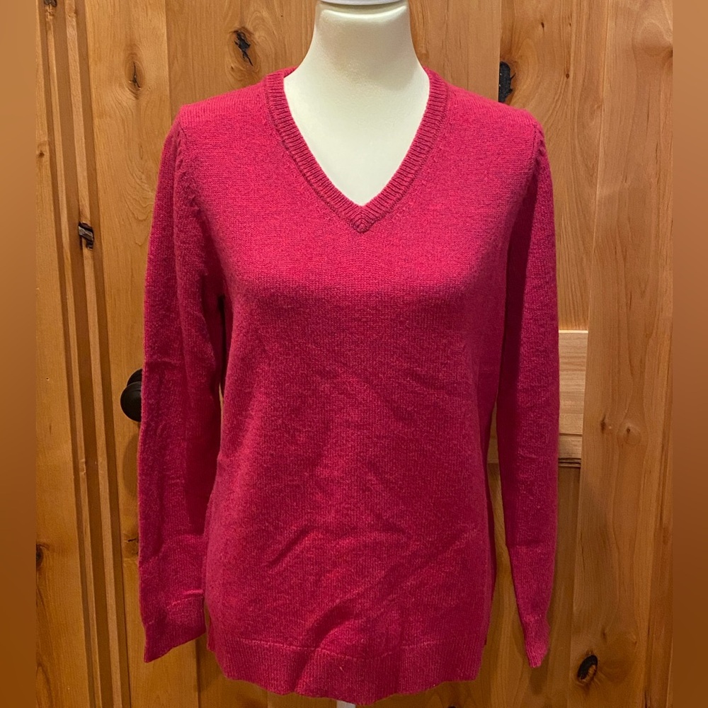WOOLOVERS Berry (pinkish) colored women’s 100% lambswool sweater size M